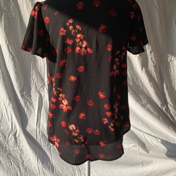 SOLD-Beautiful Top - Picture 5 of 6